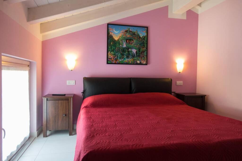Apartment Viole, Cozy Attic Set In The Old Town Next To The Lake Arona Exterior foto