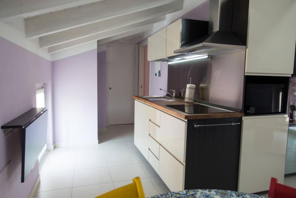 Apartment Viole, Cozy Attic Set In The Old Town Next To The Lake Arona Exterior foto